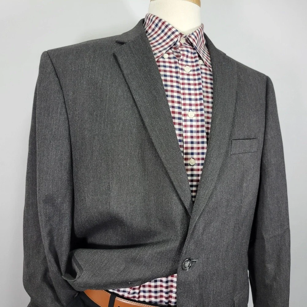 Van Heusen Men's‎ Sport Coat Blazer Two Button Charcoal Gray Poly Viscose 46R